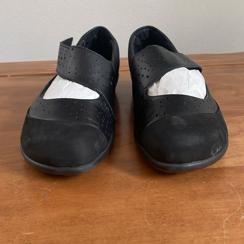 Naot Aroha Mary Jane Flats Black Glass Perforated Slip Resistant Size 42 (11) - Picture 2 of 14